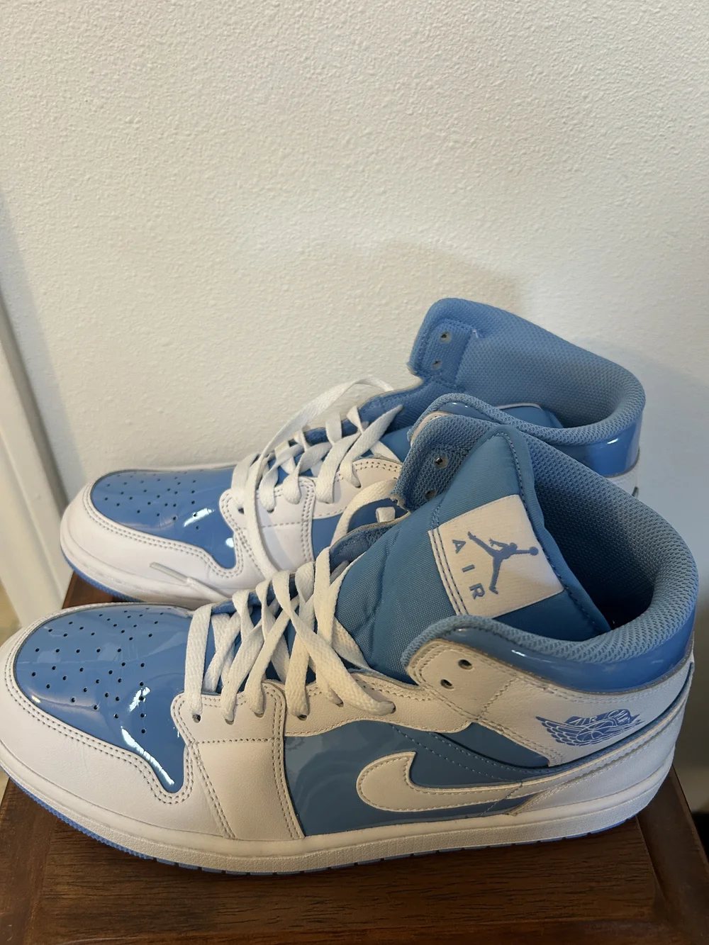 Air Jordan 1 Sneakers - White & Light Blue